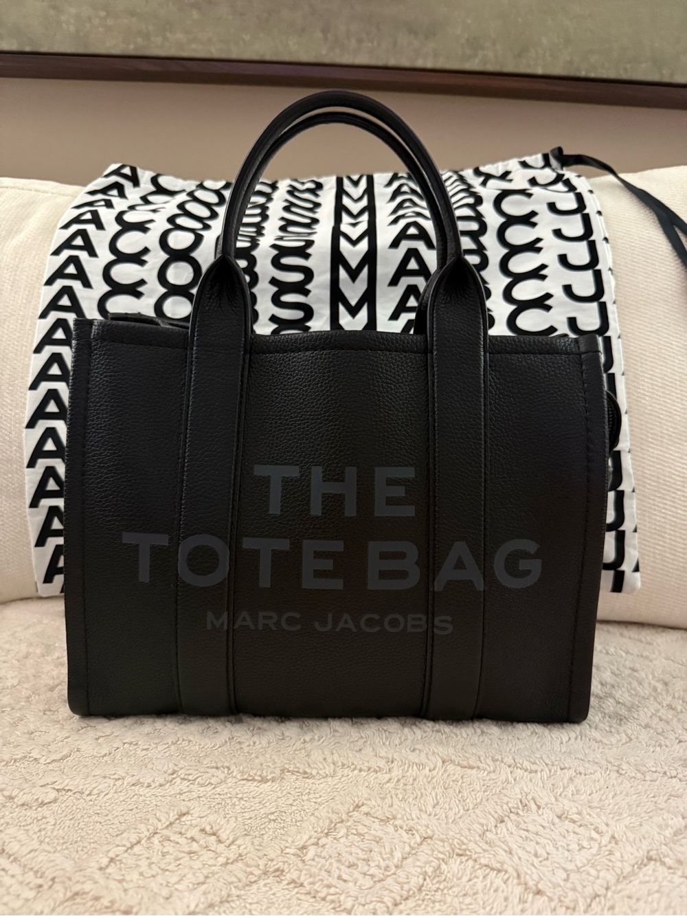 Marc Jacobs The Tote Bag in Black MEDIUM Dust bag included